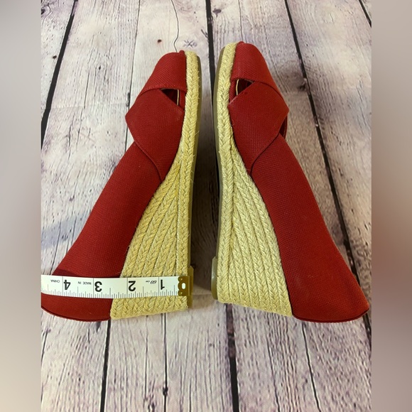Tommy Hilfiger NWOT Red Espadrille Sandals - Picture 5 of 6